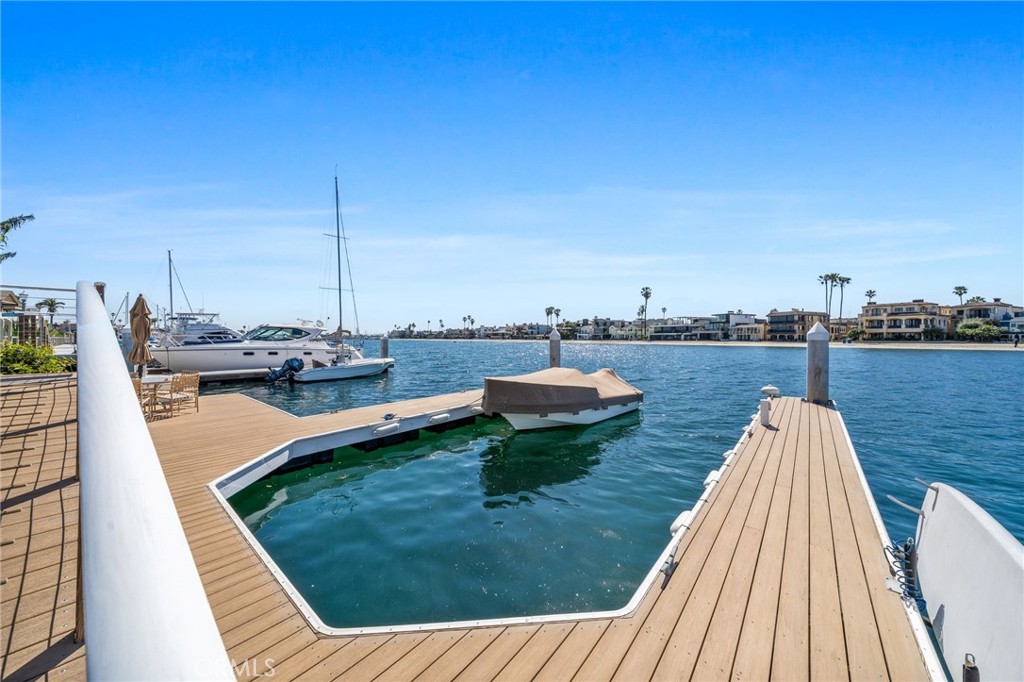 5585 E Corso Di Napoli