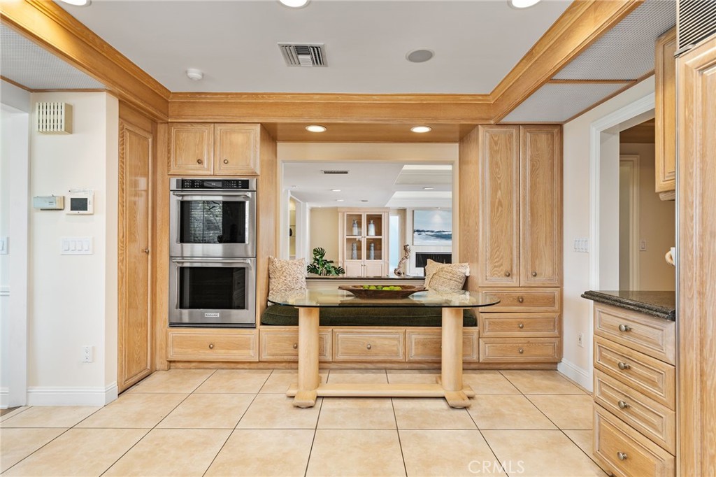 5585 E Corso Di Napoli