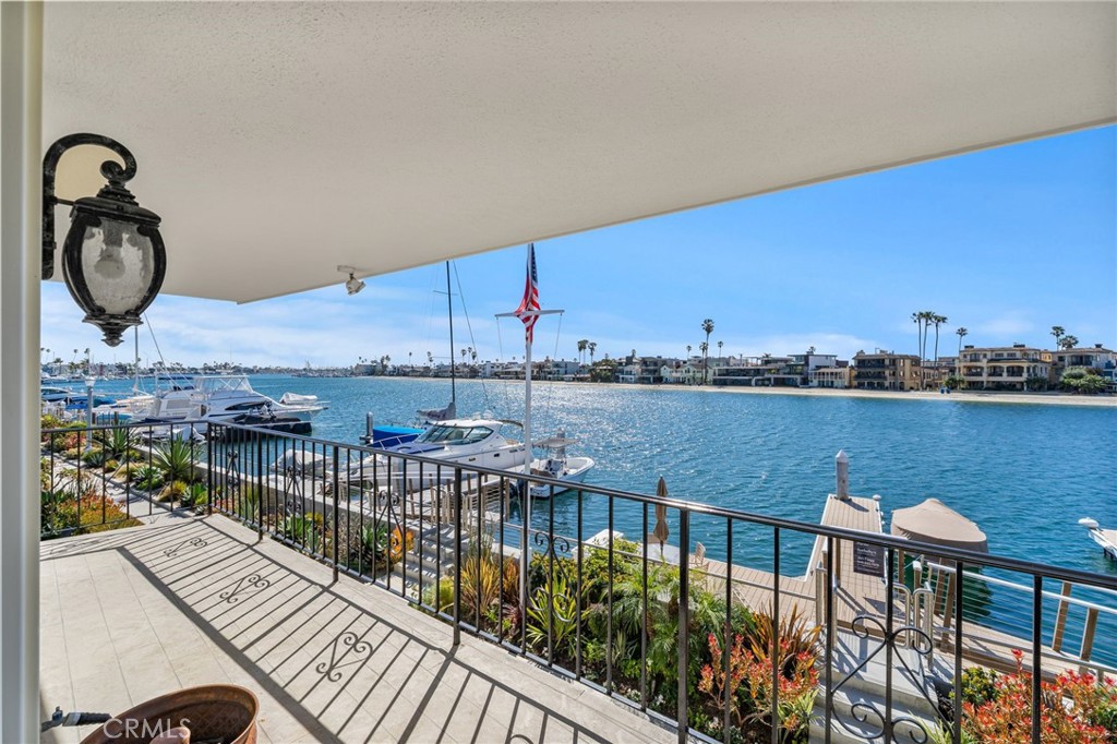 5585 E Corso Di Napoli