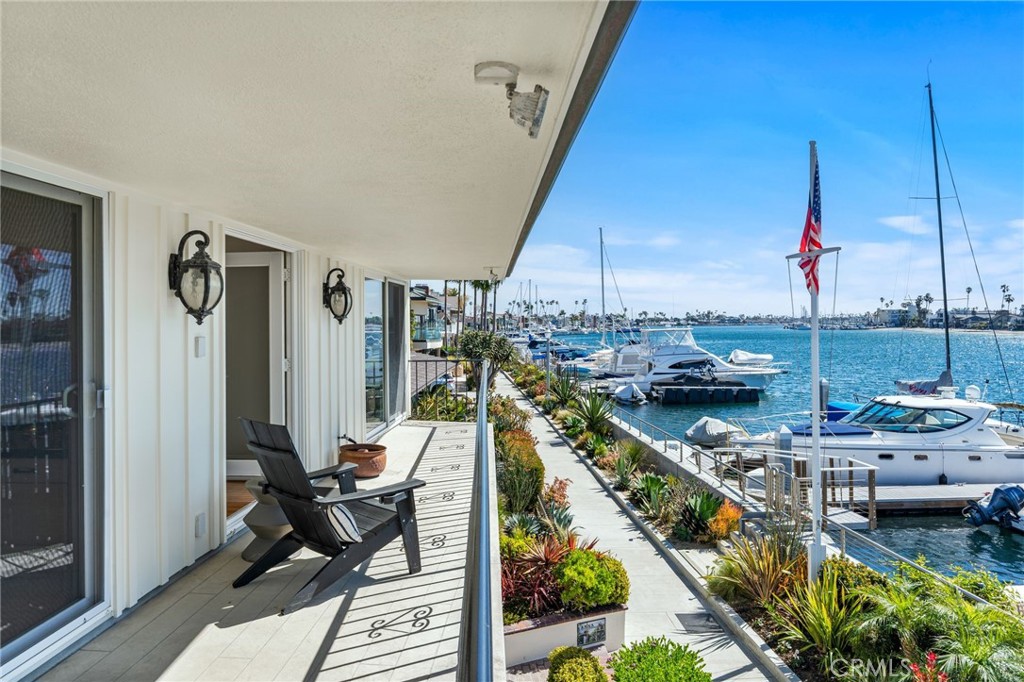 5585 E Corso Di Napoli