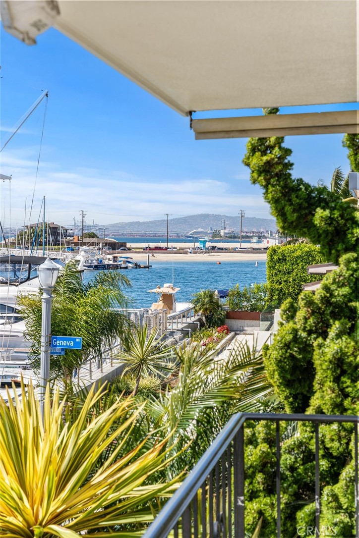 5585 E Corso Di Napoli