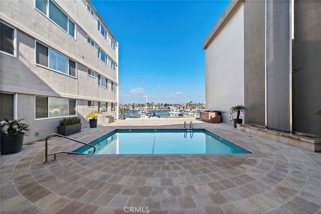 310 Fernando Street 303