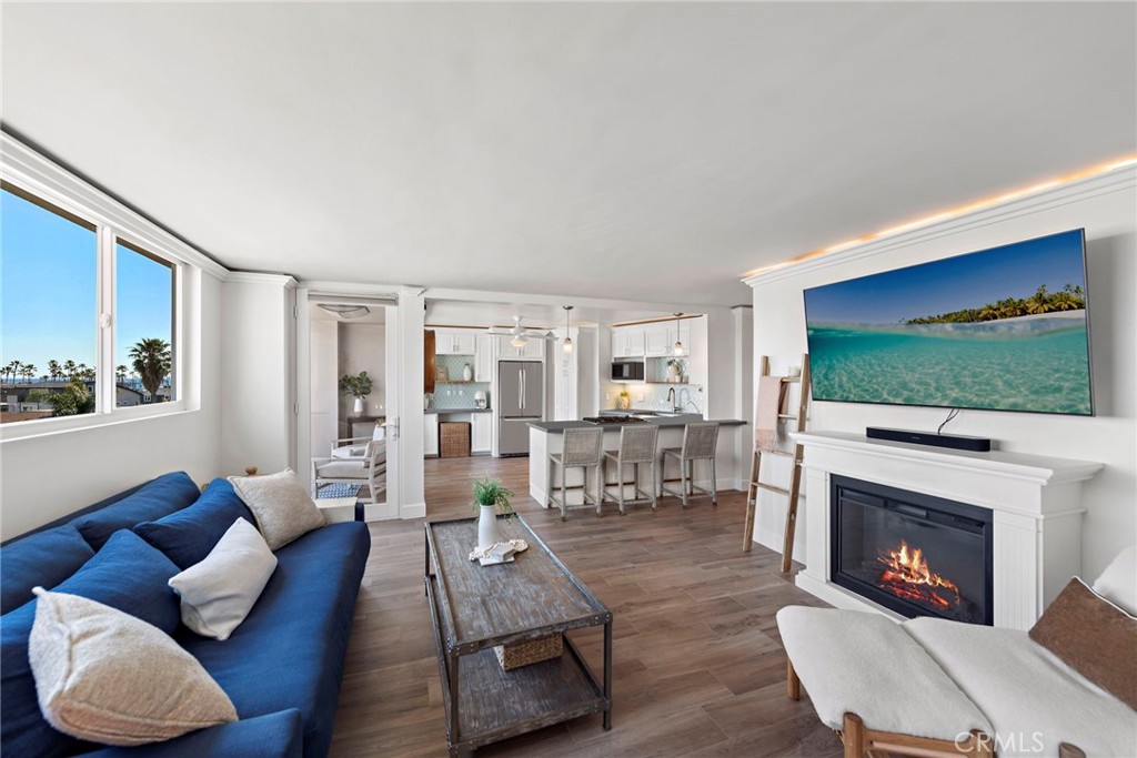 310 Fernando Street 303