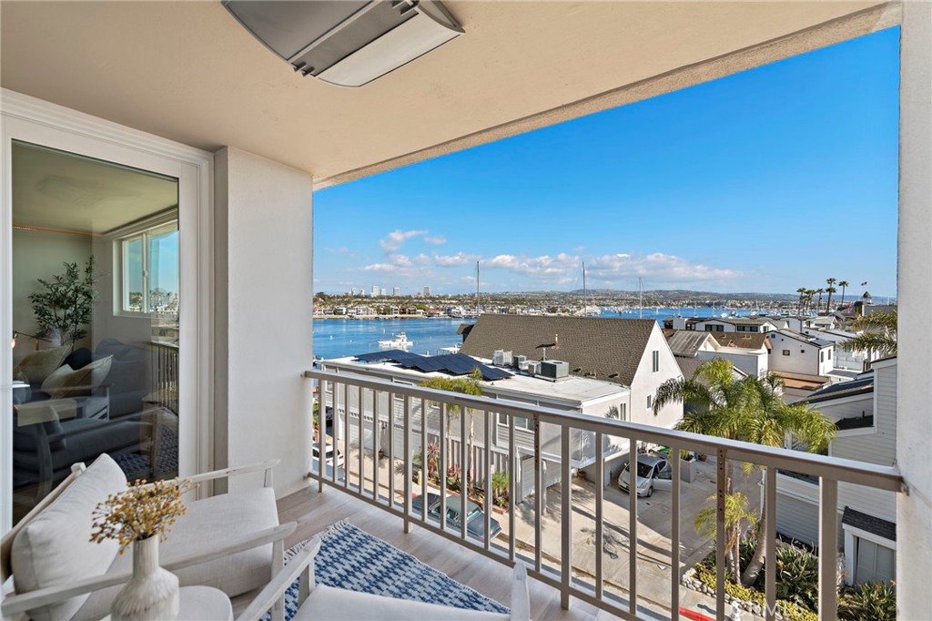 310 Fernando Street 303