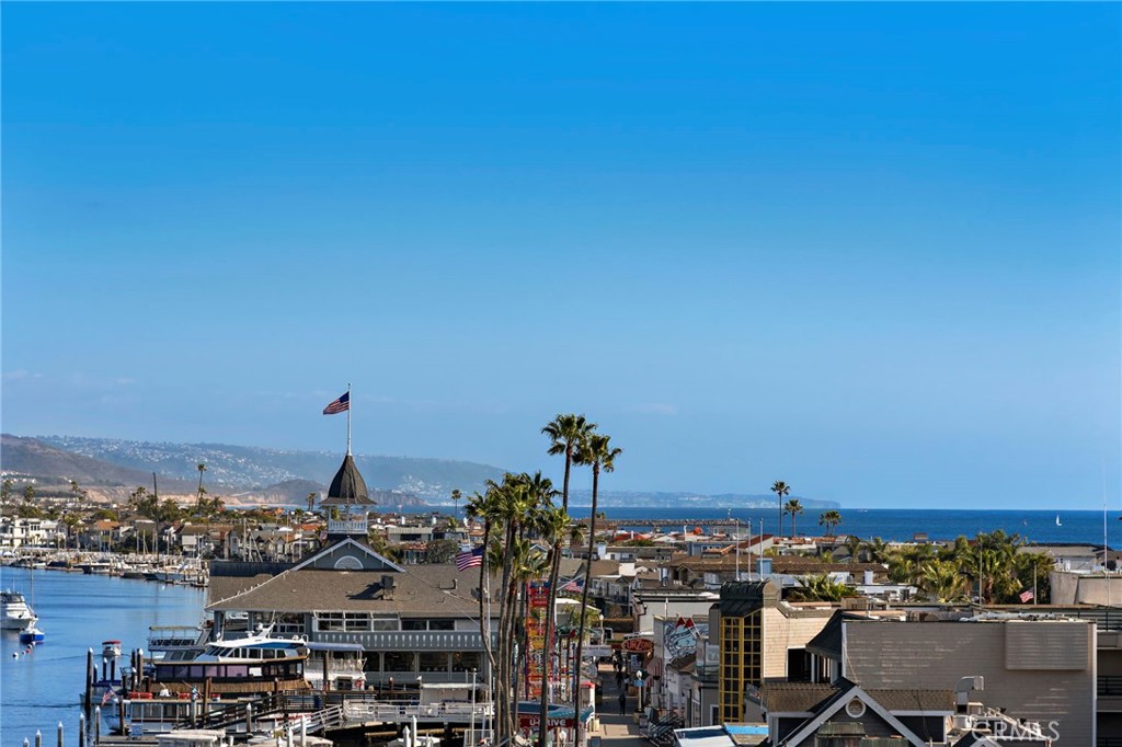 310 Fernando Street 303