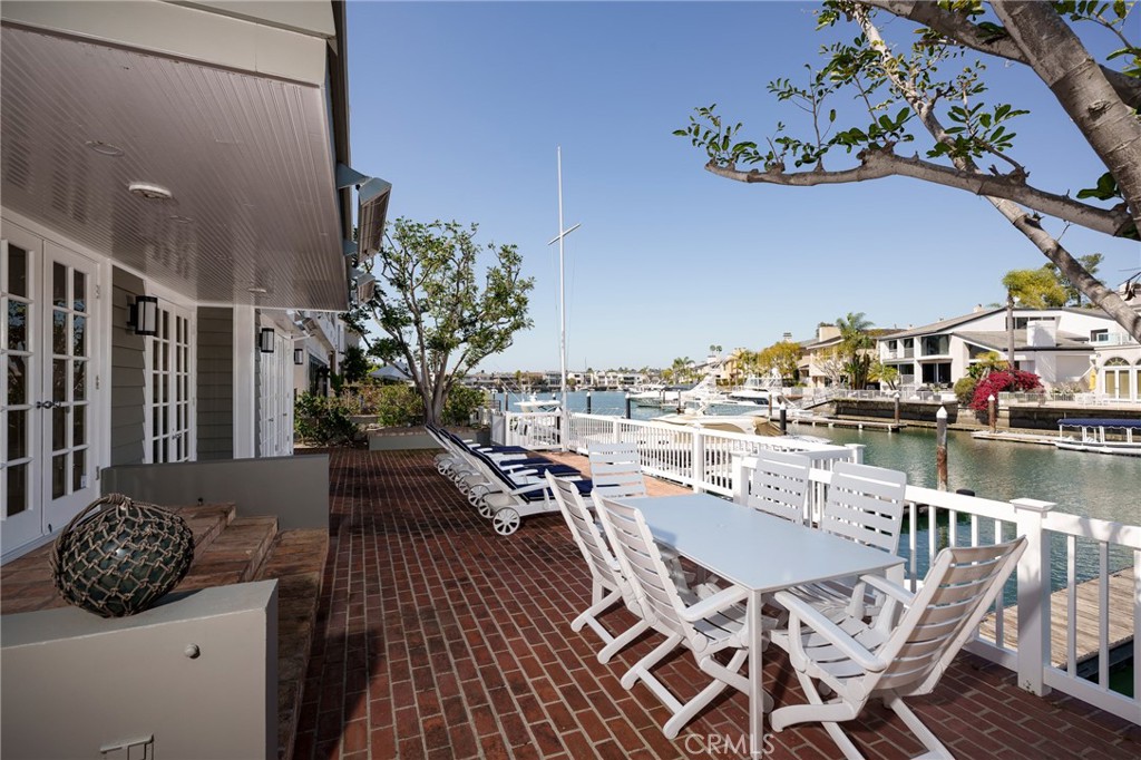 736 Harbor Island Drive