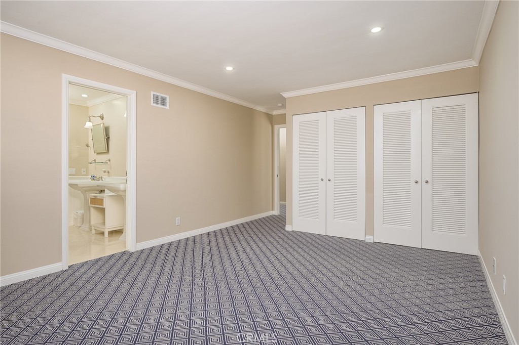 736 Harbor Island Drive