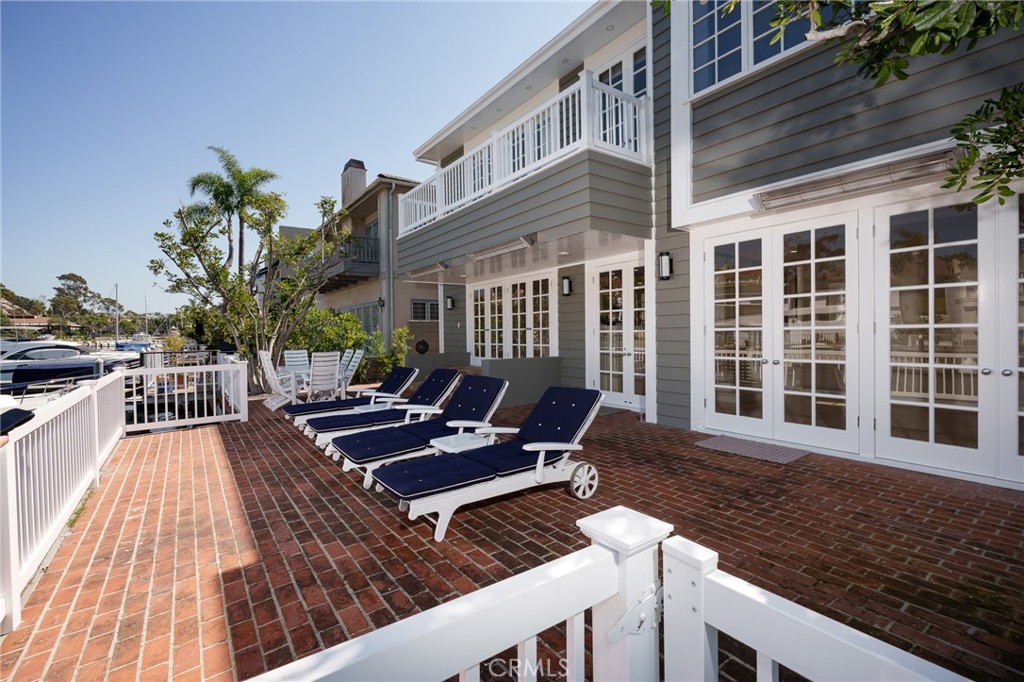 736 Harbor Island Drive