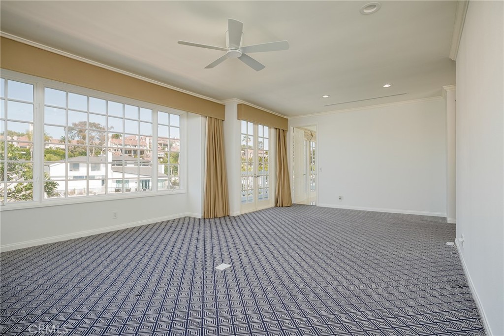 736 Harbor Island Drive