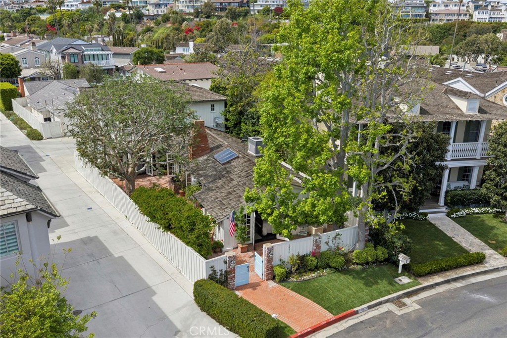2571 Waverly Drive