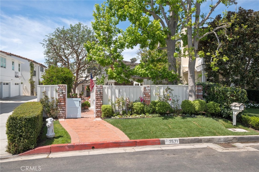2571 Waverly Drive