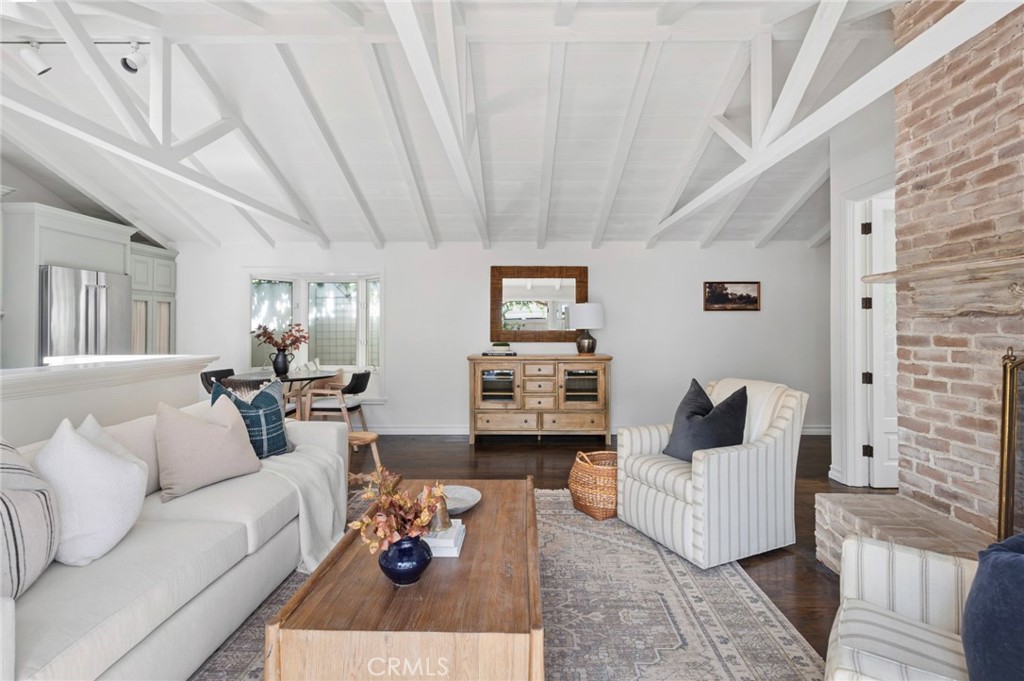 2571 Waverly Drive