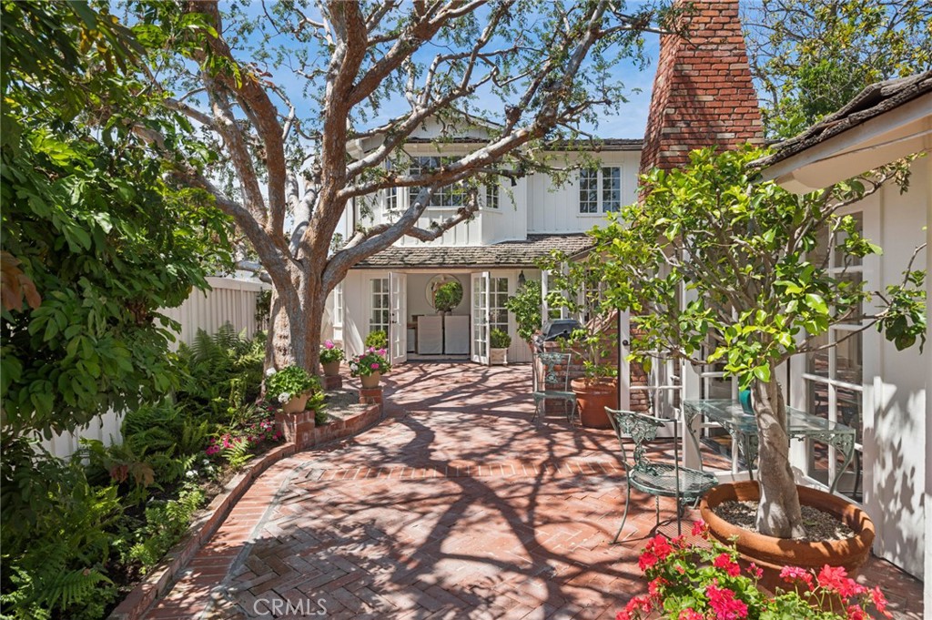 2571 Waverly Drive