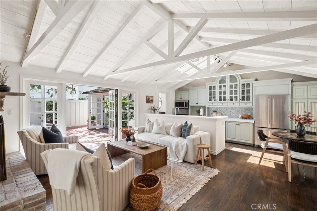 2571 Waverly Drive