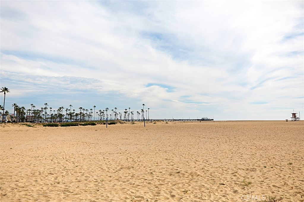 208 E Balboa Boulevard