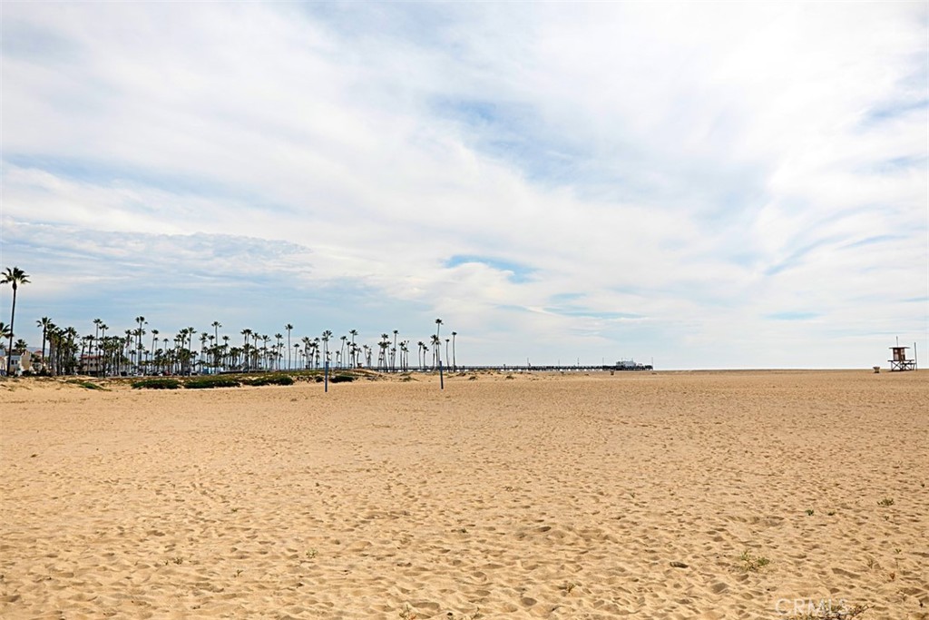 208 E Balboa Boulevard