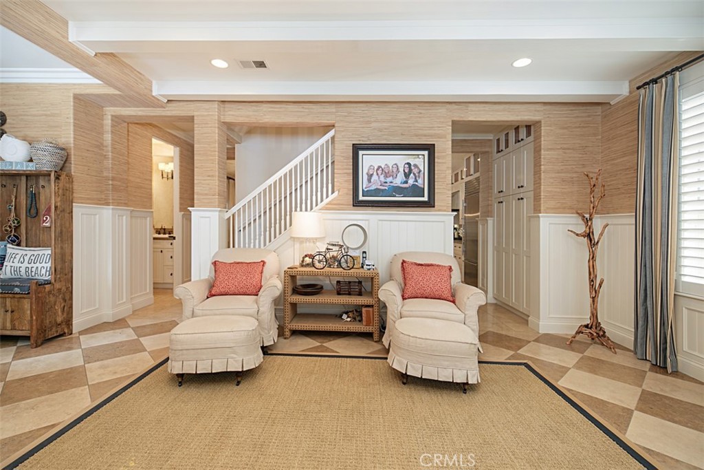 208 E Balboa Boulevard