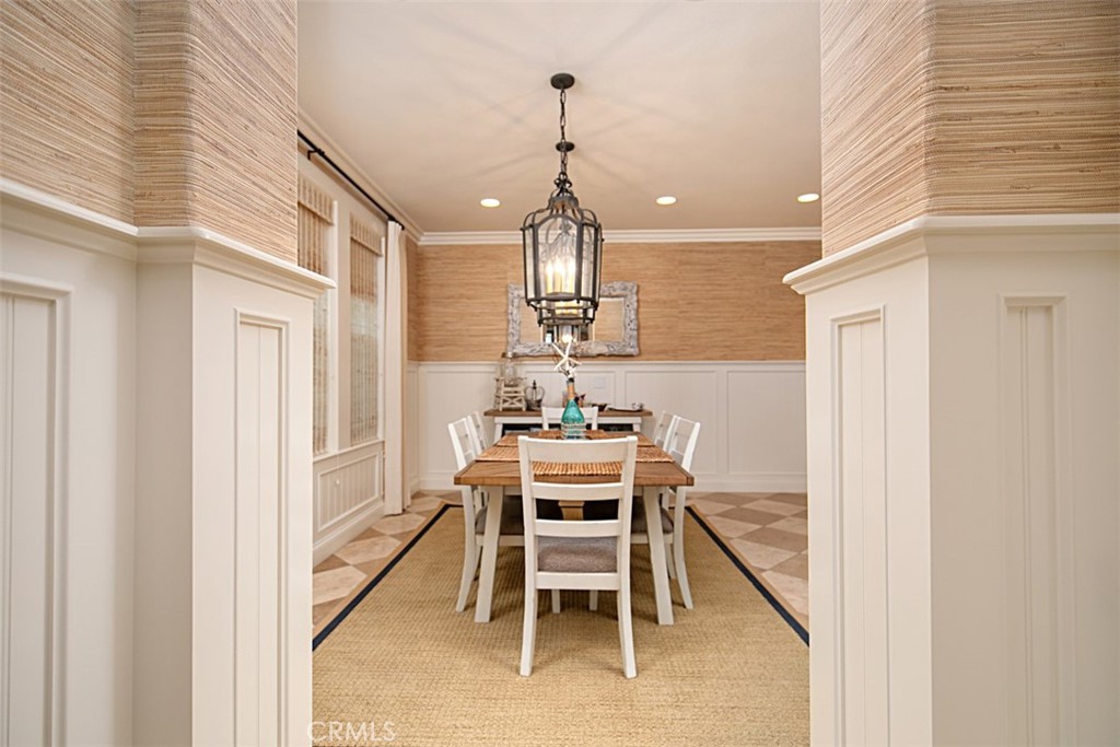 208 E Balboa Boulevard