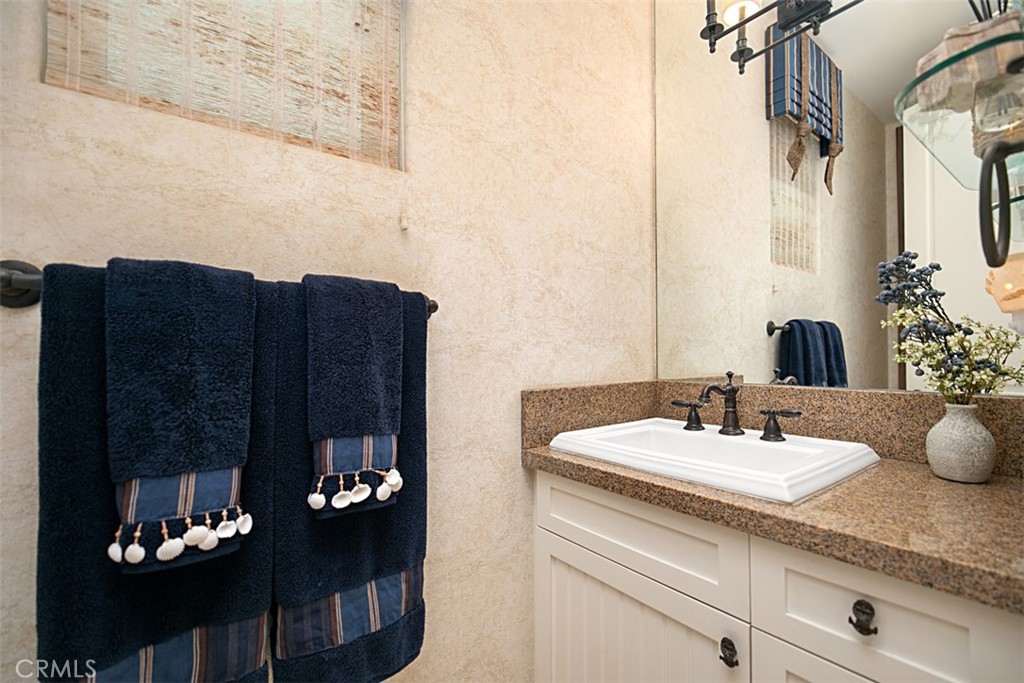 208 E Balboa Boulevard