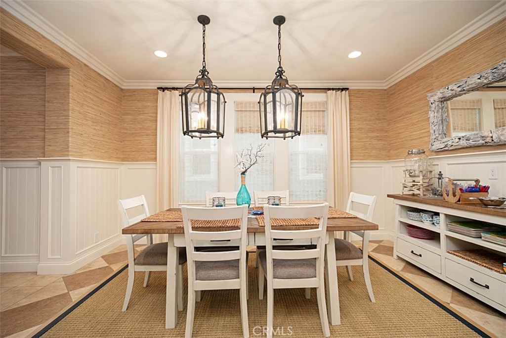 208 E Balboa Boulevard