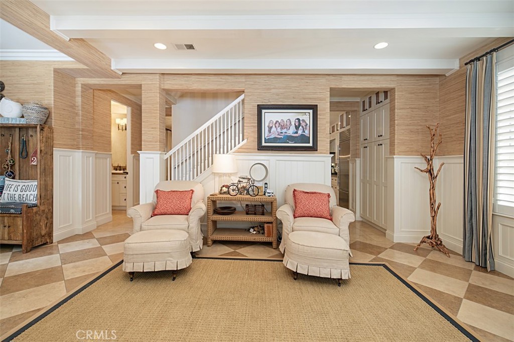 208 E Balboa Boulevard