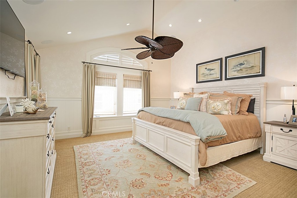 208 E Balboa Boulevard