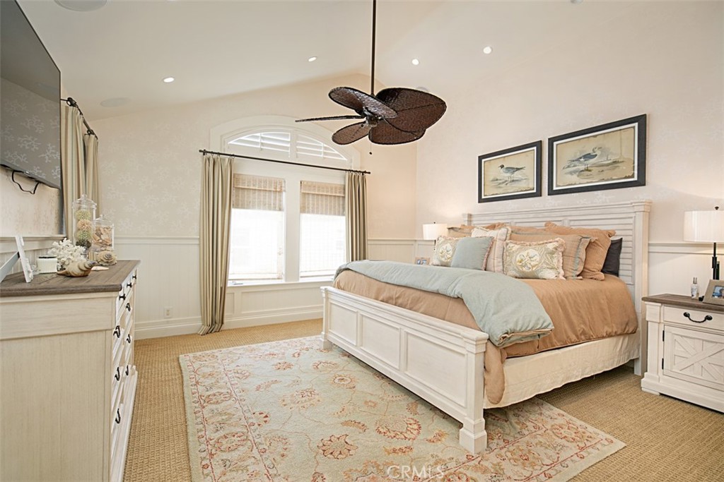 208 E Balboa Boulevard