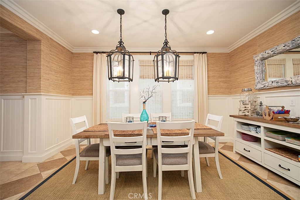 208 E Balboa Boulevard