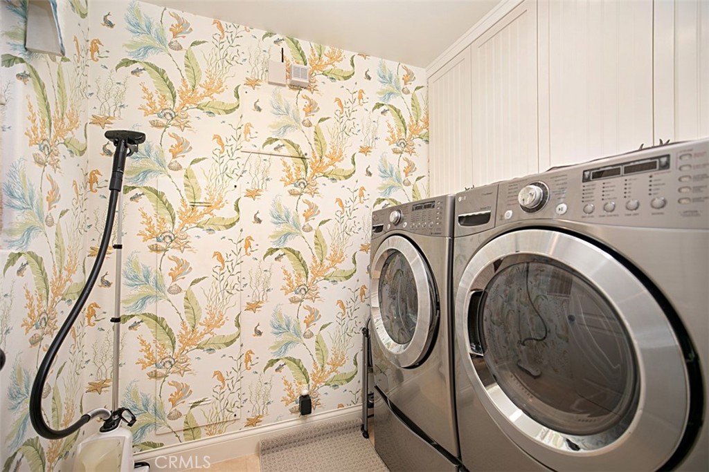 208 E Balboa Boulevard