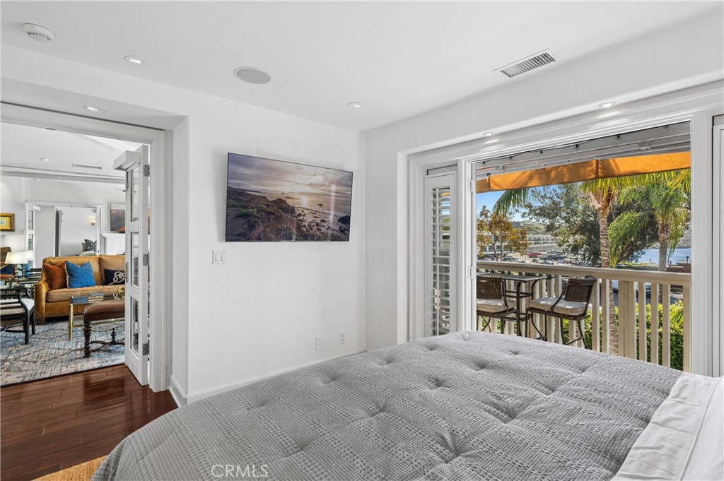 1030 Bayside Cove 702