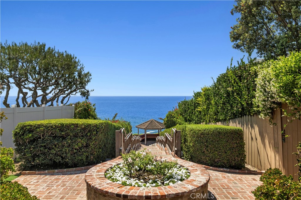 10 N. Stonington Road