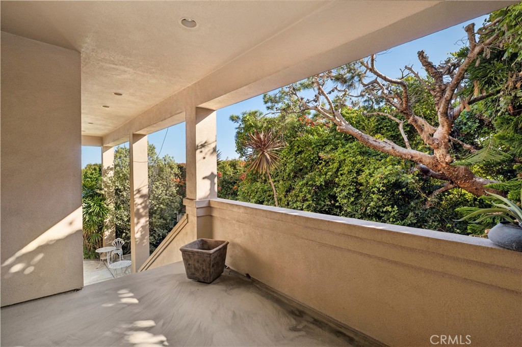 10 N. Stonington Road