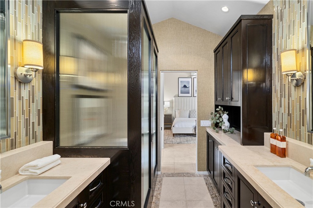 10 N. Stonington Road