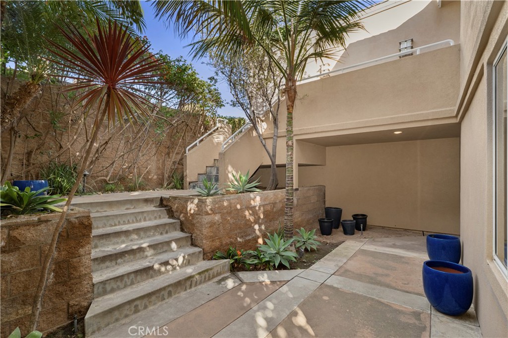 10 N. Stonington Road