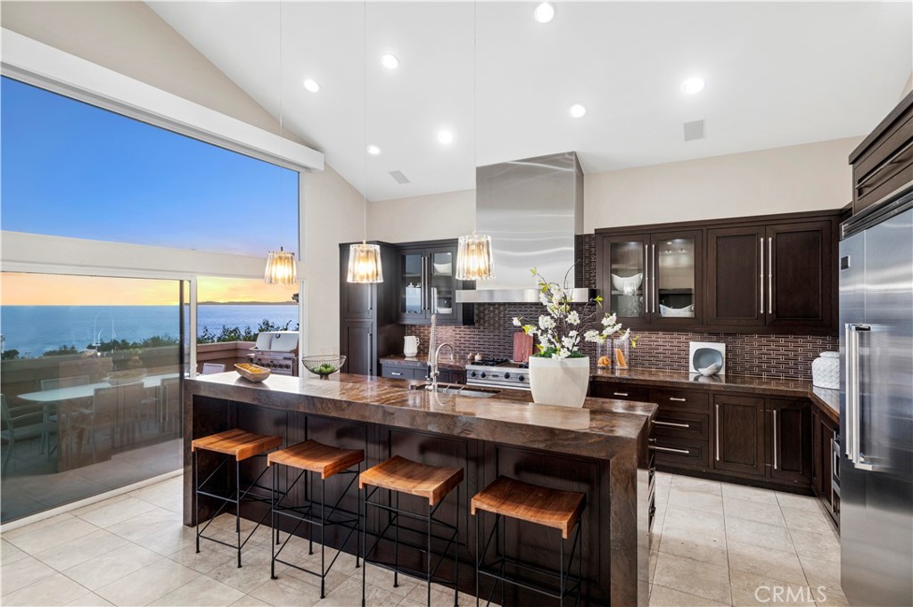 10 N. Stonington Road