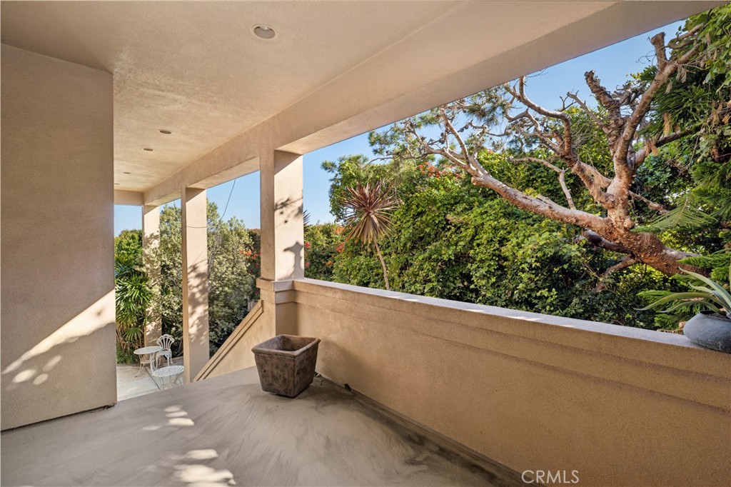 10 N. Stonington Road