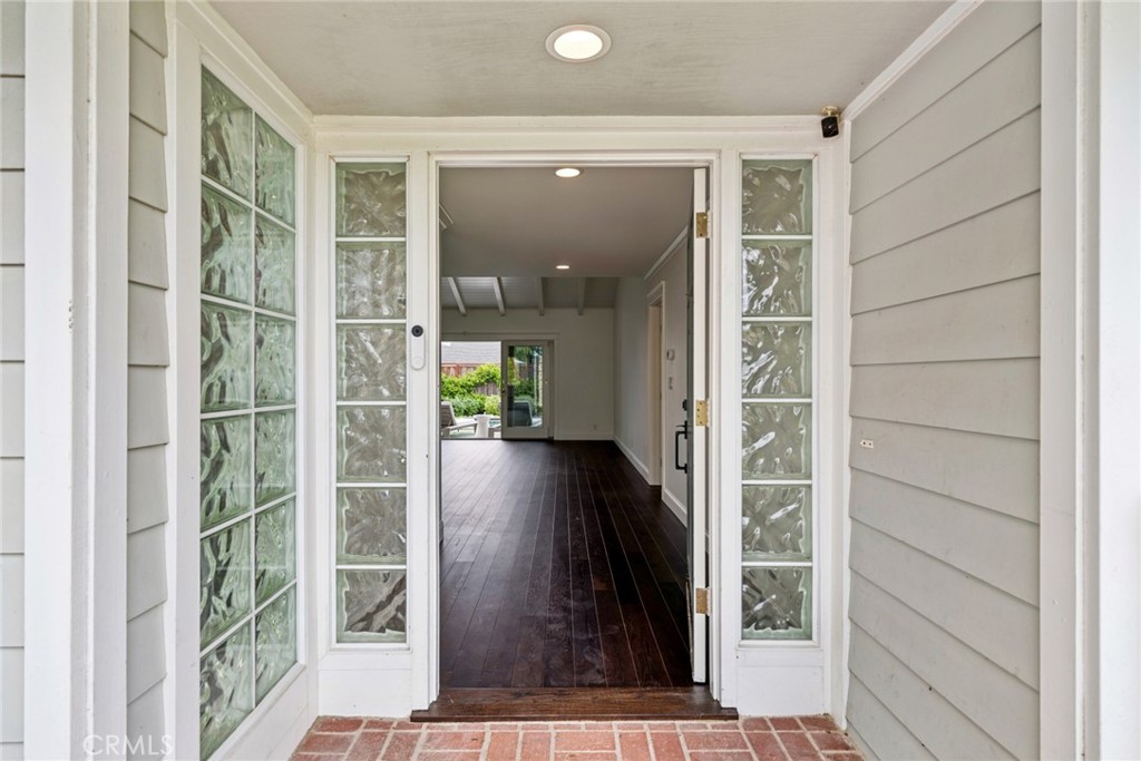 1915 Windward Lane