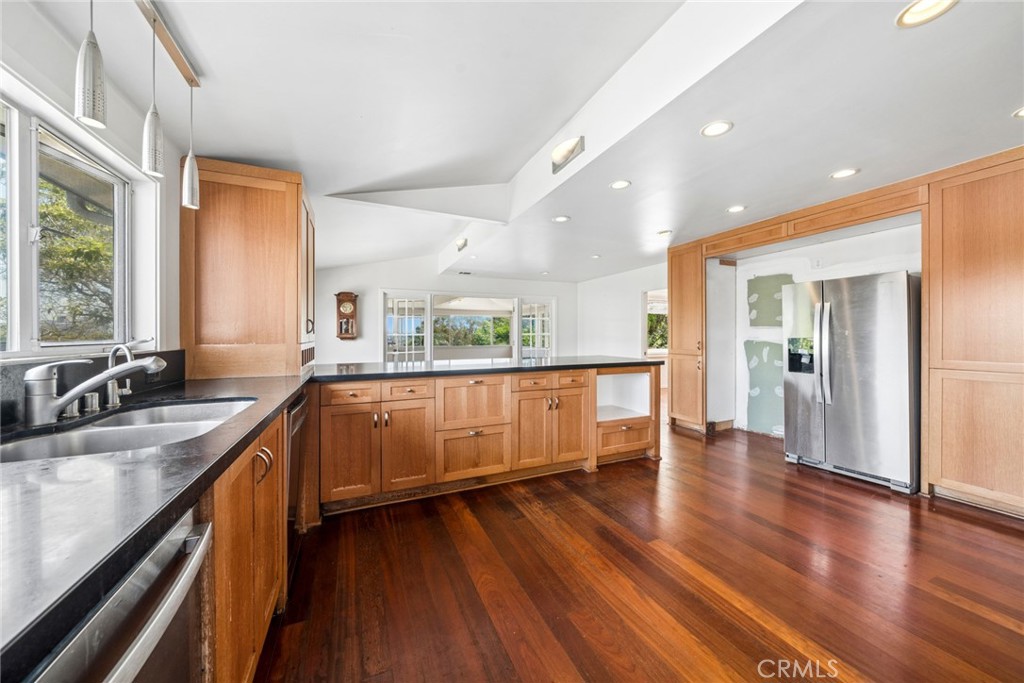 608 Saint James Place