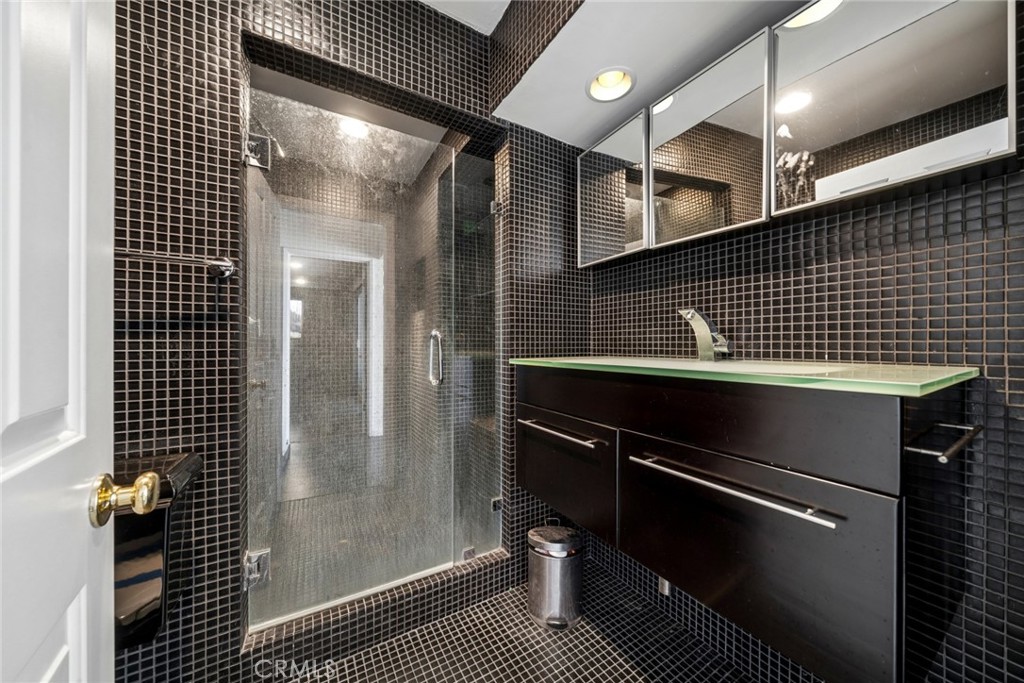 608 Saint James Place