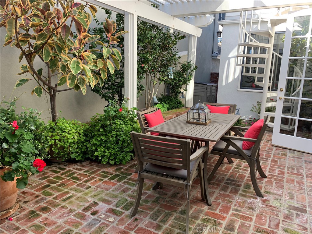 505 Dahlia Avenue