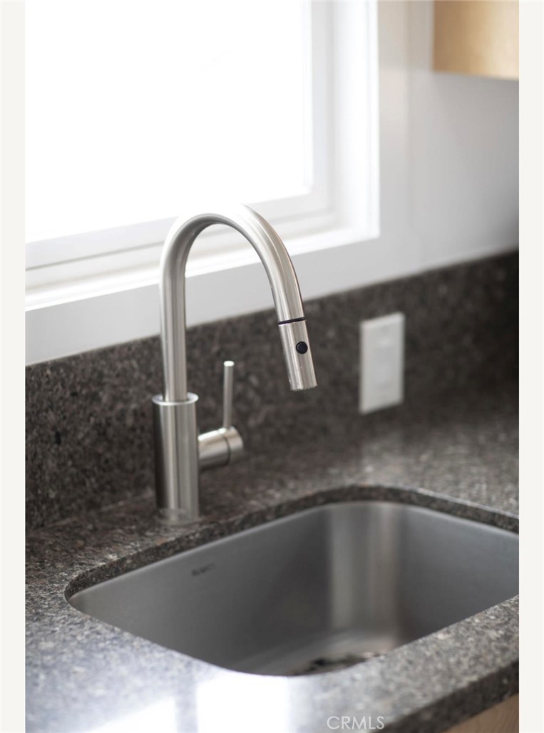 117 1/2 Amethyst Avenue