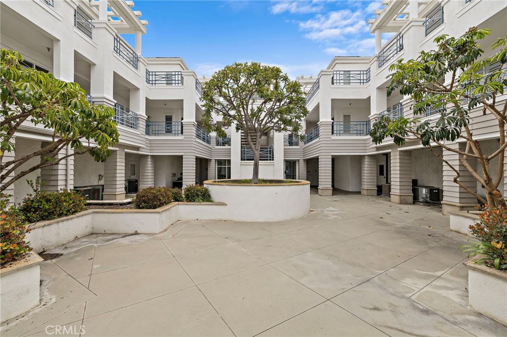 2600 Newport Boulevard 215