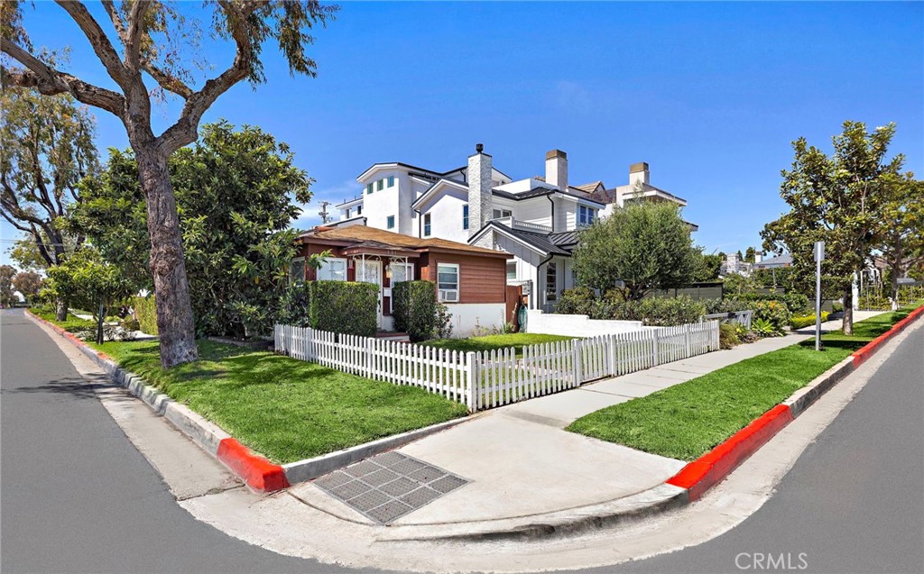 501 Poinsettia Avenue