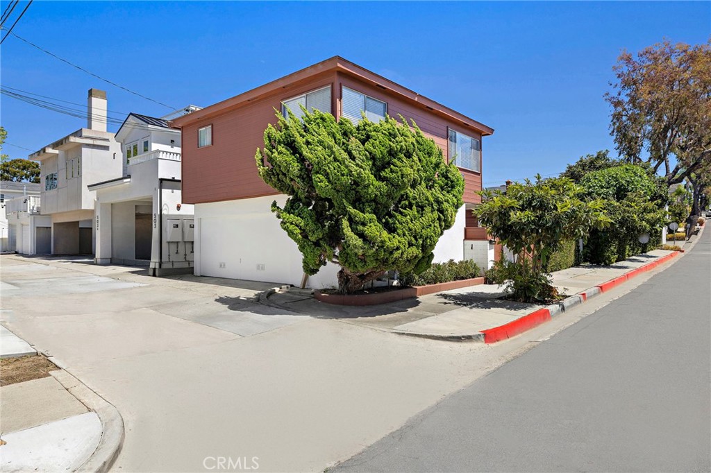 501 Poinsettia Avenue