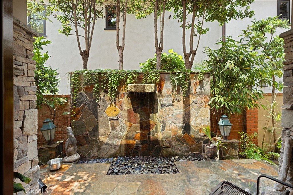 2238 Channel Road