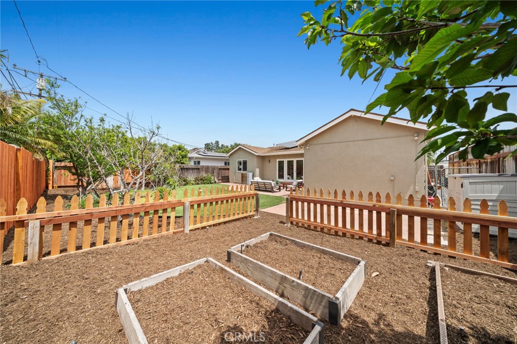 2665 Club Mesa Place