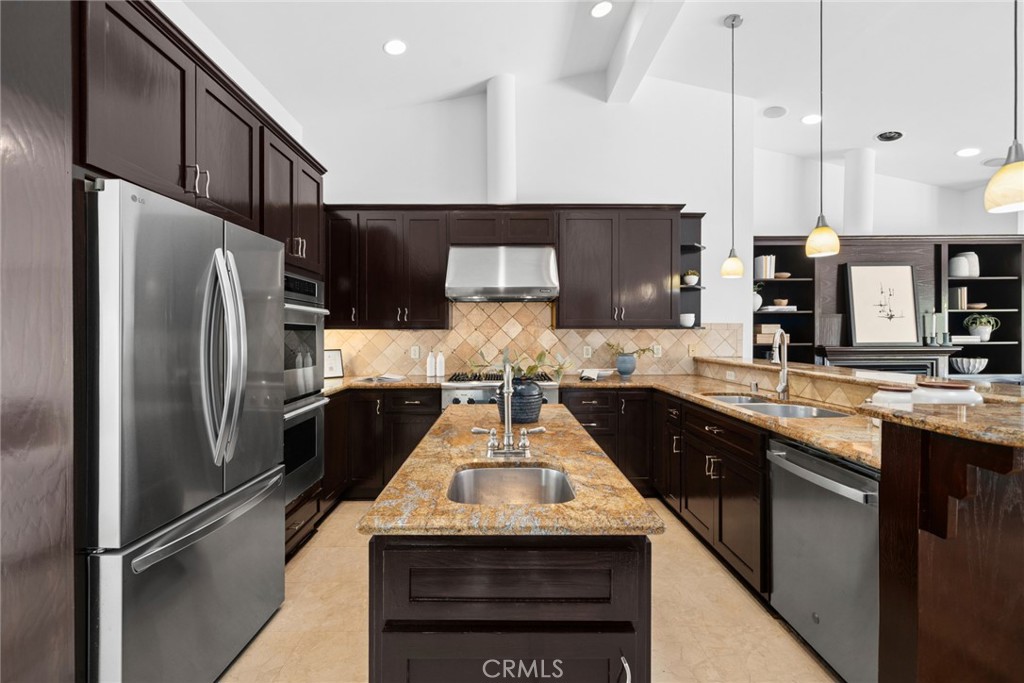 2665 Club Mesa Place