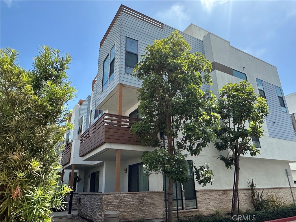 1688 Topanga
