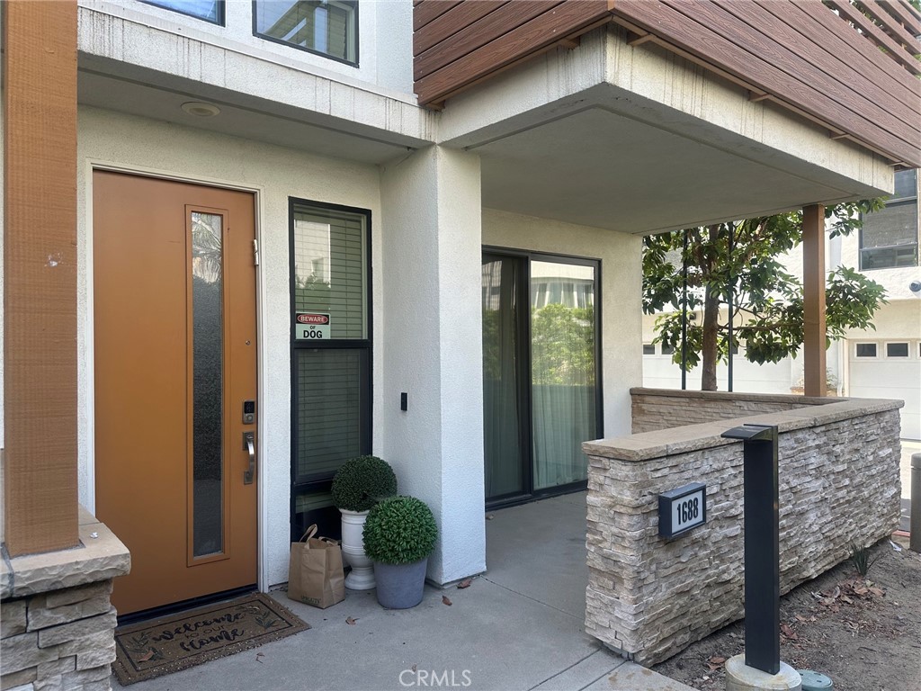 1688 Topanga