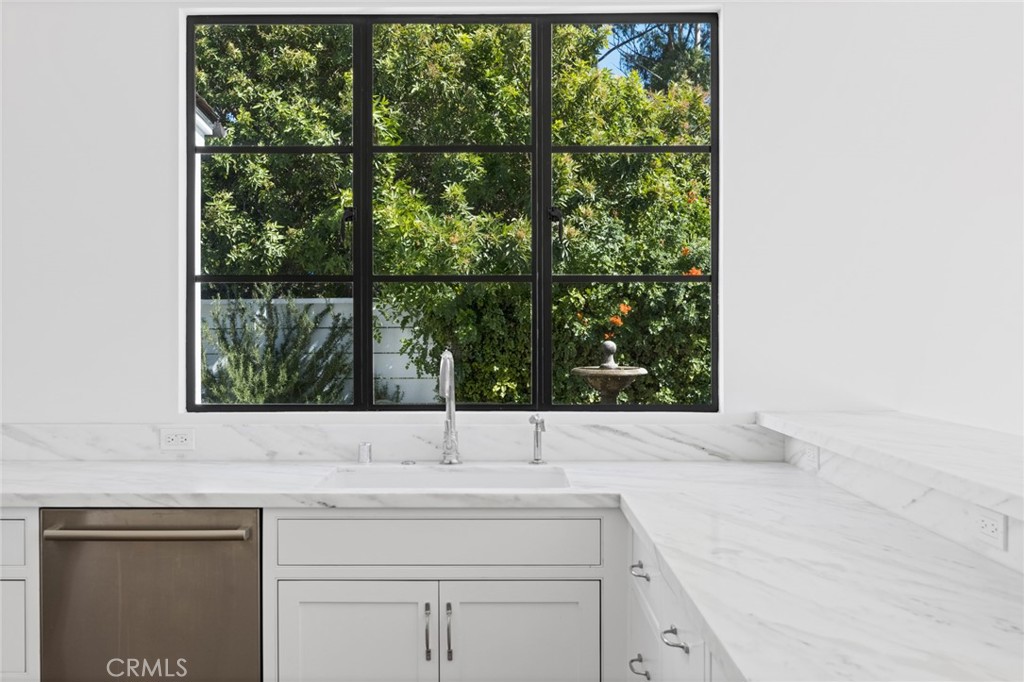 734 Cameo Highlands